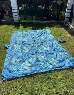 Lightweight Outdoor Beach Blanket 107x77