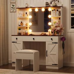 Vanity Desk