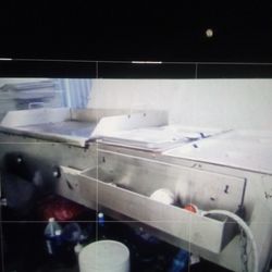 Portable  grill  on weels