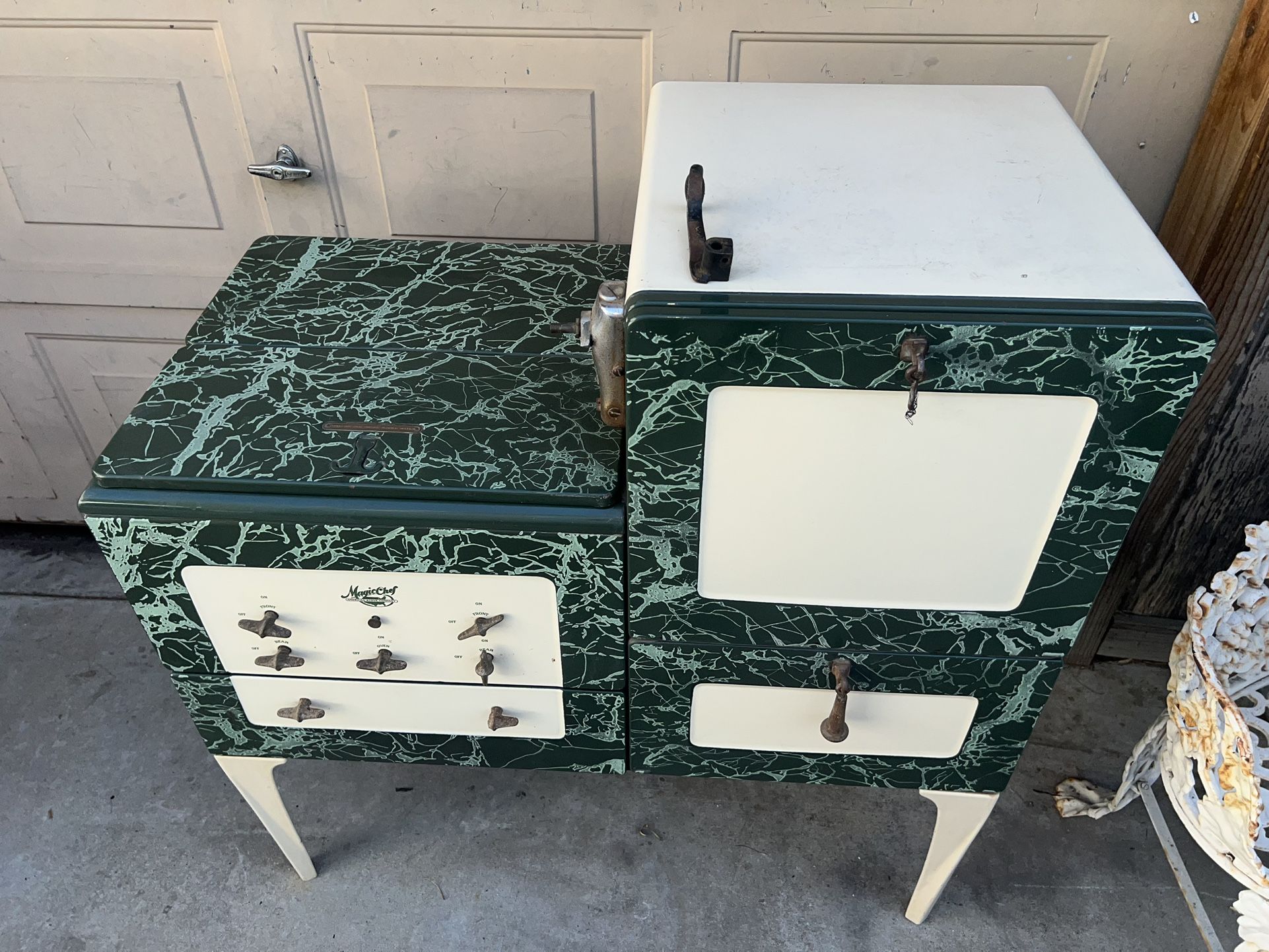 VINTAGE MAGIC CHEF STOVE