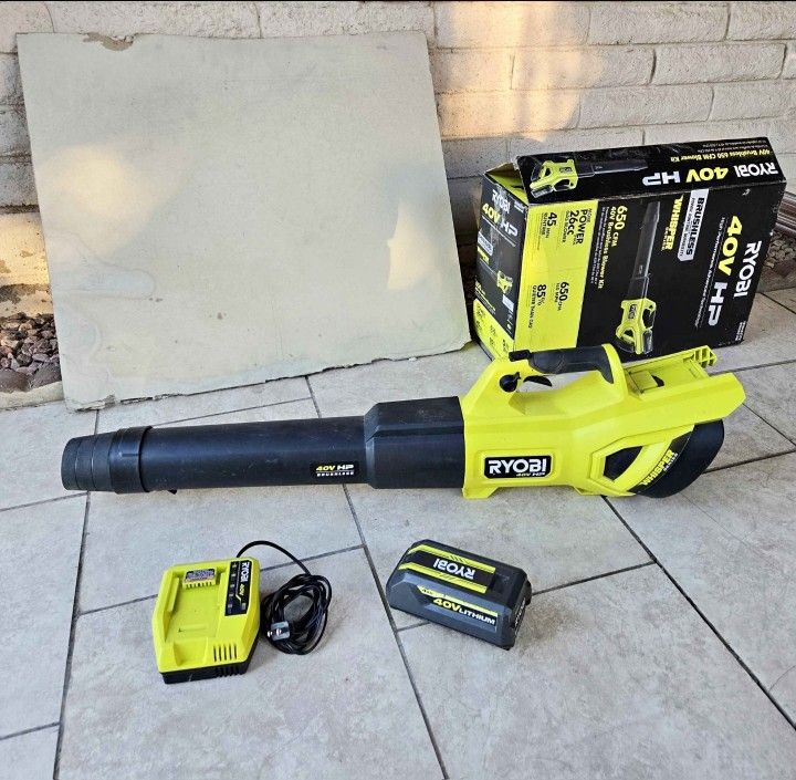 RYOBI 40V HP Brushless WHISPER Series Leaf Blower KIT 650CFM