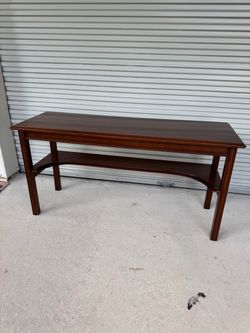 Vintage 2 tier entryway table