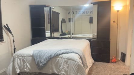 Dark Wood Bedroom Set with Mirror Headboard