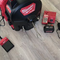 Milwaukee
M18 Fuel 18-Volt Lithium-Ion Brushless Cordless Drain Cleaning 5/16 in. Switch Pack Sectional Drum System Kit