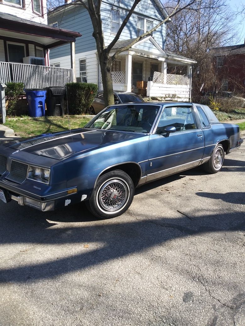 Gbody cutlass 83 cutlass supreme Brougham for Sale in Cleveland, OH ...