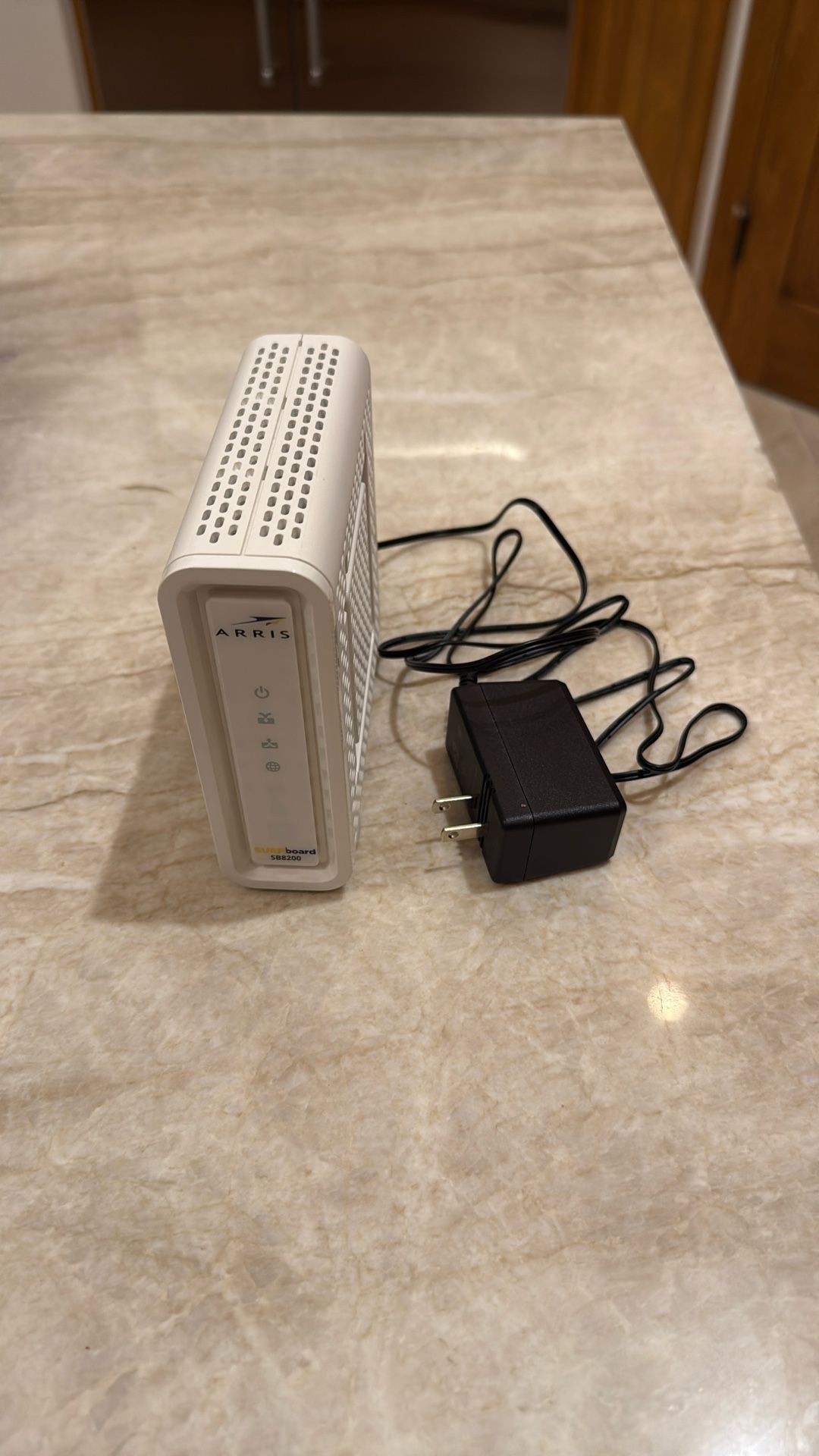 Arris Surfboard SB8200 Cable modem, DOCSIS 3.1, Cox Gigablast ready