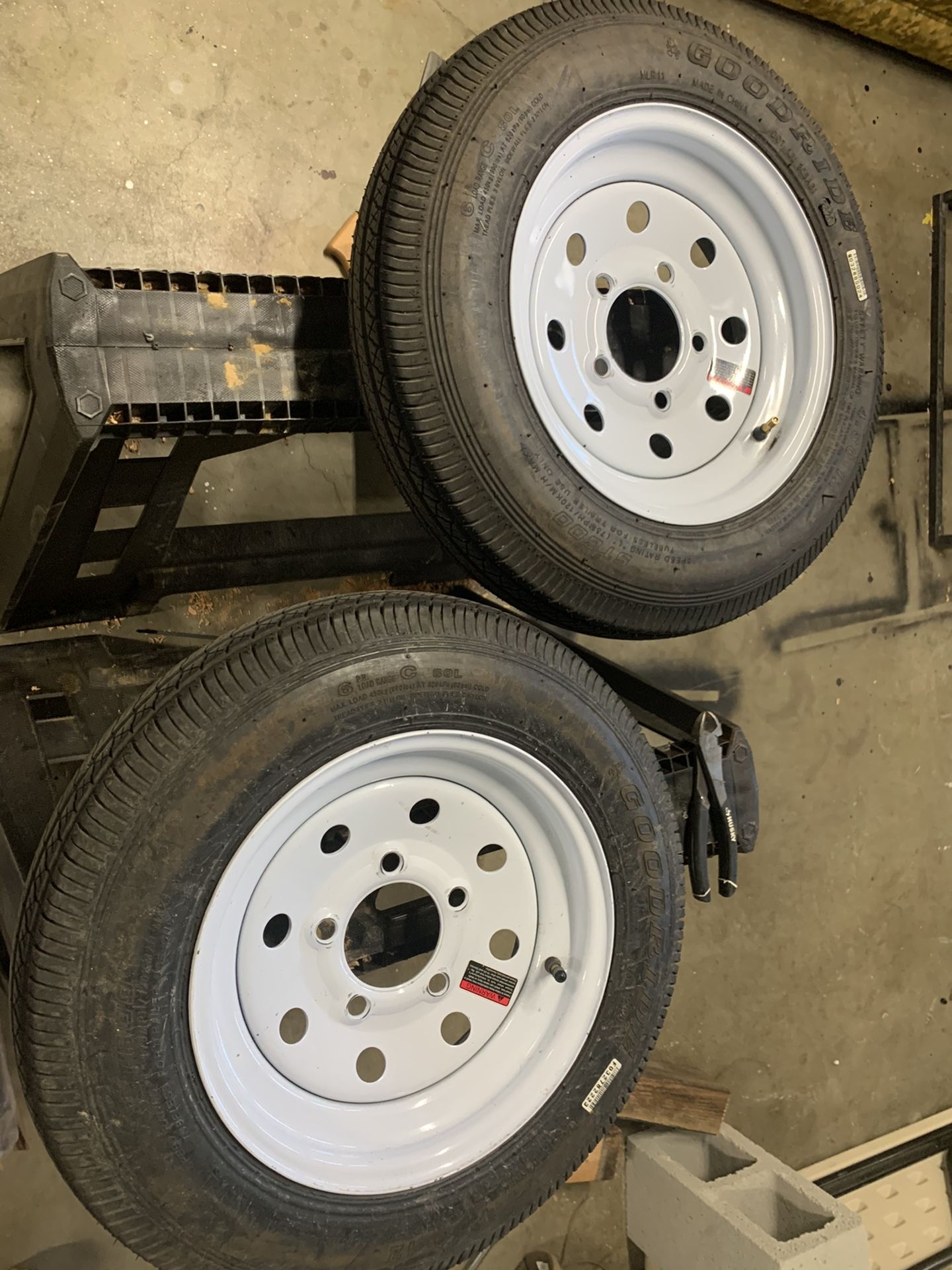 Trailer Wheels and Tires