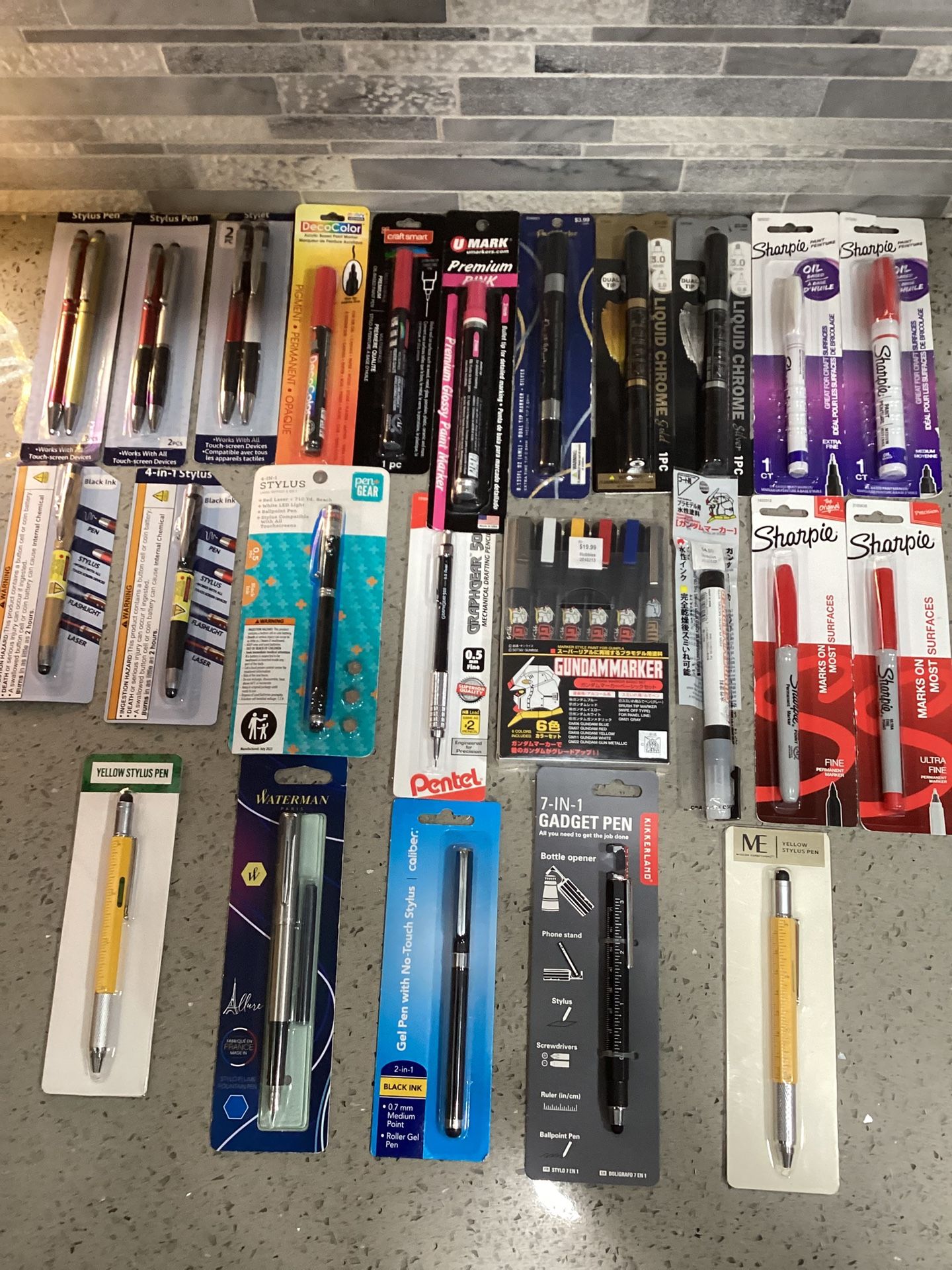 Lot Of 25 New Sealed Mixed Pens + Markers (Valencia) $50