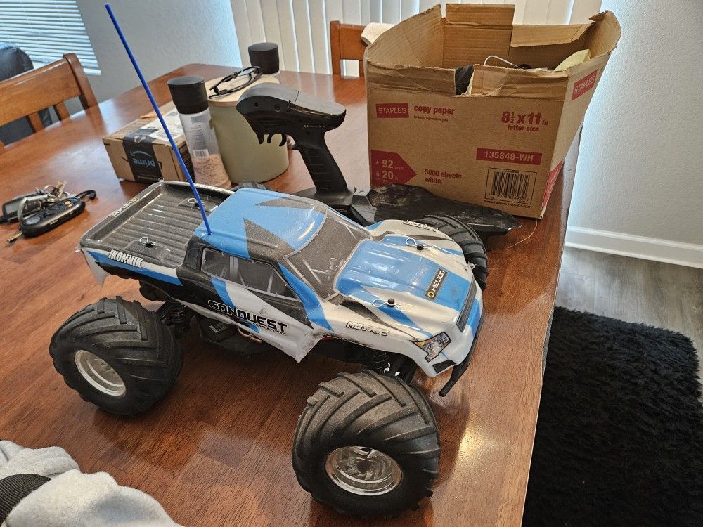 Super Fast RC Monster Truck With LeD Lights