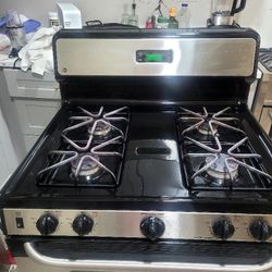 Gas Stove And Microwave 