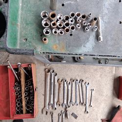 Craftsmen. 165 piece ratchet set with open end wrenches also