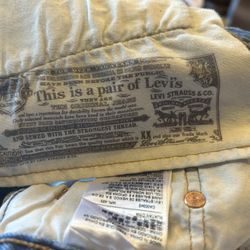 Unique Levi Woman Cut Off Shorts 