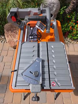 Ridgid 9-Amp 7 in. Blade Corded Wet Tile Saw with Stand