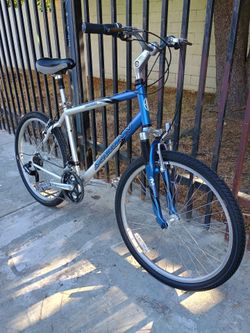 $125 Schwinn Sierra Sport Mountain Bike - Large - 21 Speeds
 Fathers day