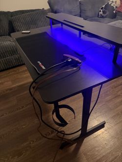 Gaming desk