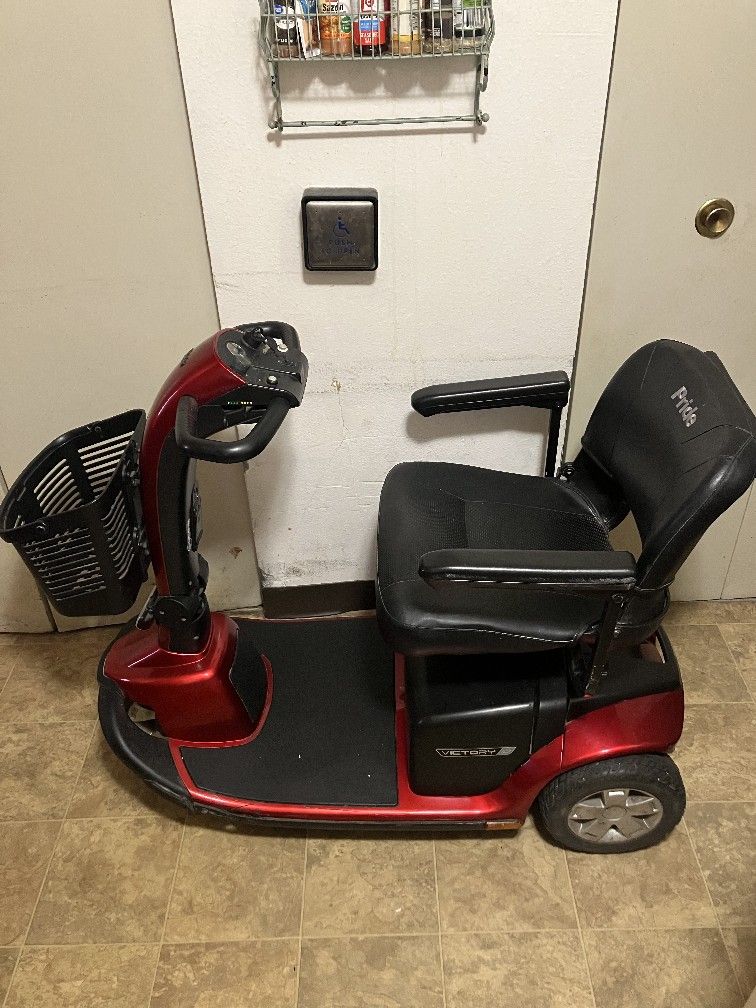Pride Victory Scooter