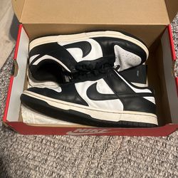 Nike Dunk Low Panda