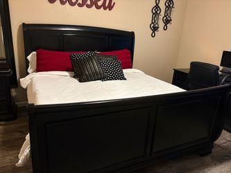 King size bed with Adjustable bases and mattress