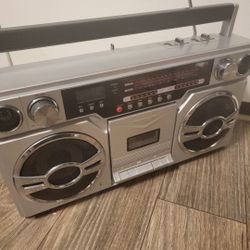 Victrola VBB-10-SLV Bluetooth Boombox - Silver no cable