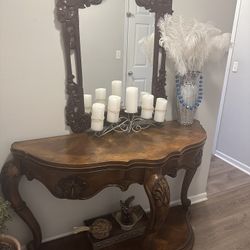 Entry Table And Mirror