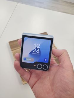 Galaxy Z Flip 6 6.7" (Unlocked) 256GB Blue Premium Pre-owned