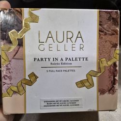 5 paletas faciales completas, cada una con sombras de ojos, rubor e iluminador. 