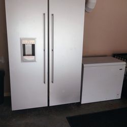 GAGGENAU SIDE BY SIDE REFRIGERATOR 