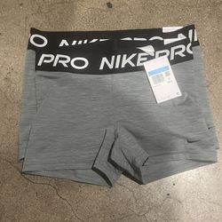 NIKE Women's Shorts Nike Pro