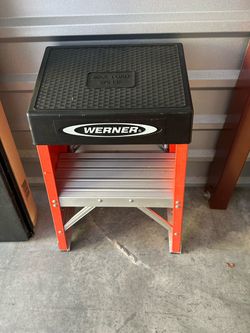 Werner SS F02 Fiberglass Step Stand -2 foot