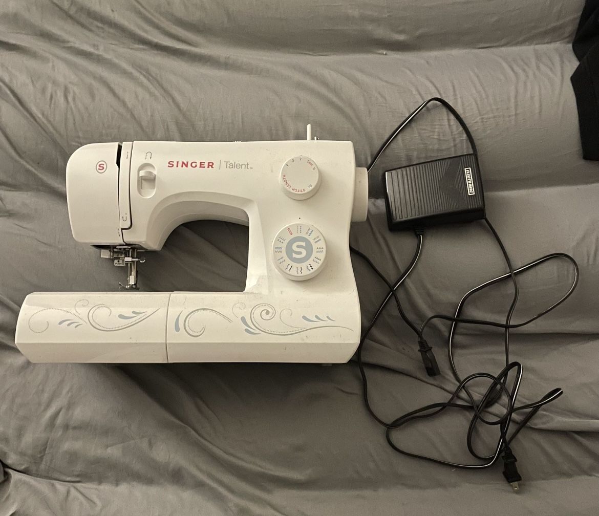 Singer talent 3323 Sewing machine