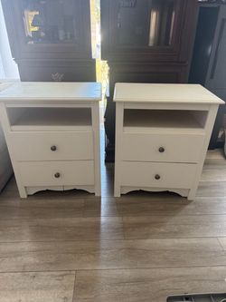 Pair of White Nightstands with Drawers