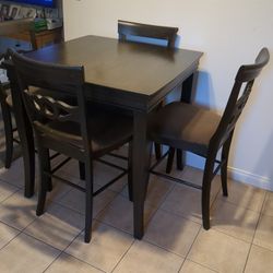 Solid Wood Dining Table /4 Chairs