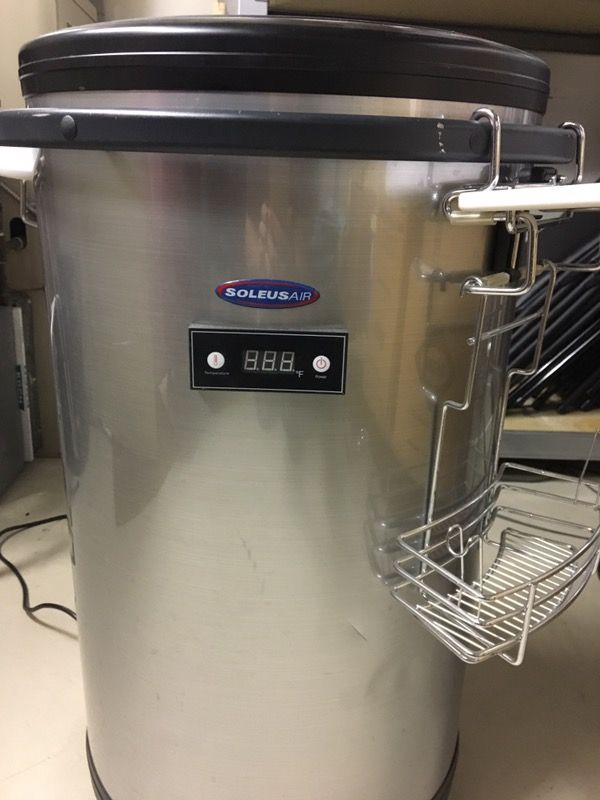 Rooling outdoor refrigerator