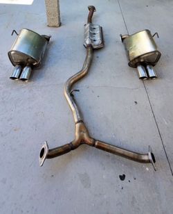 2020 Subaru STI OEM exhaust Used for only 3 days. Will come with original bolts $$300