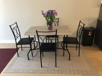 4 seater dining table