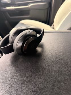 Beats Over-Ear Headphones Matte Black