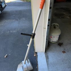 Beach Scoop With Raptor Handle