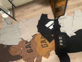 Sweaters/ graphic tees