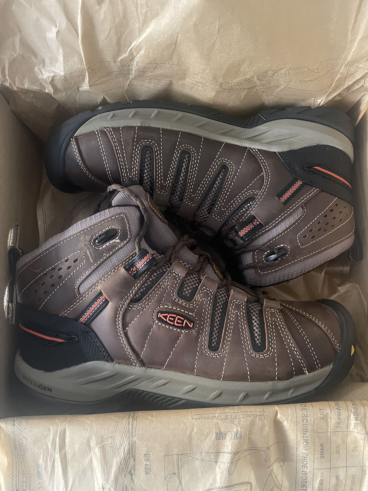 Keen Flint II Mid Soft Toe Size 11EE