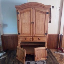 Big Mindi Wood Media Chest