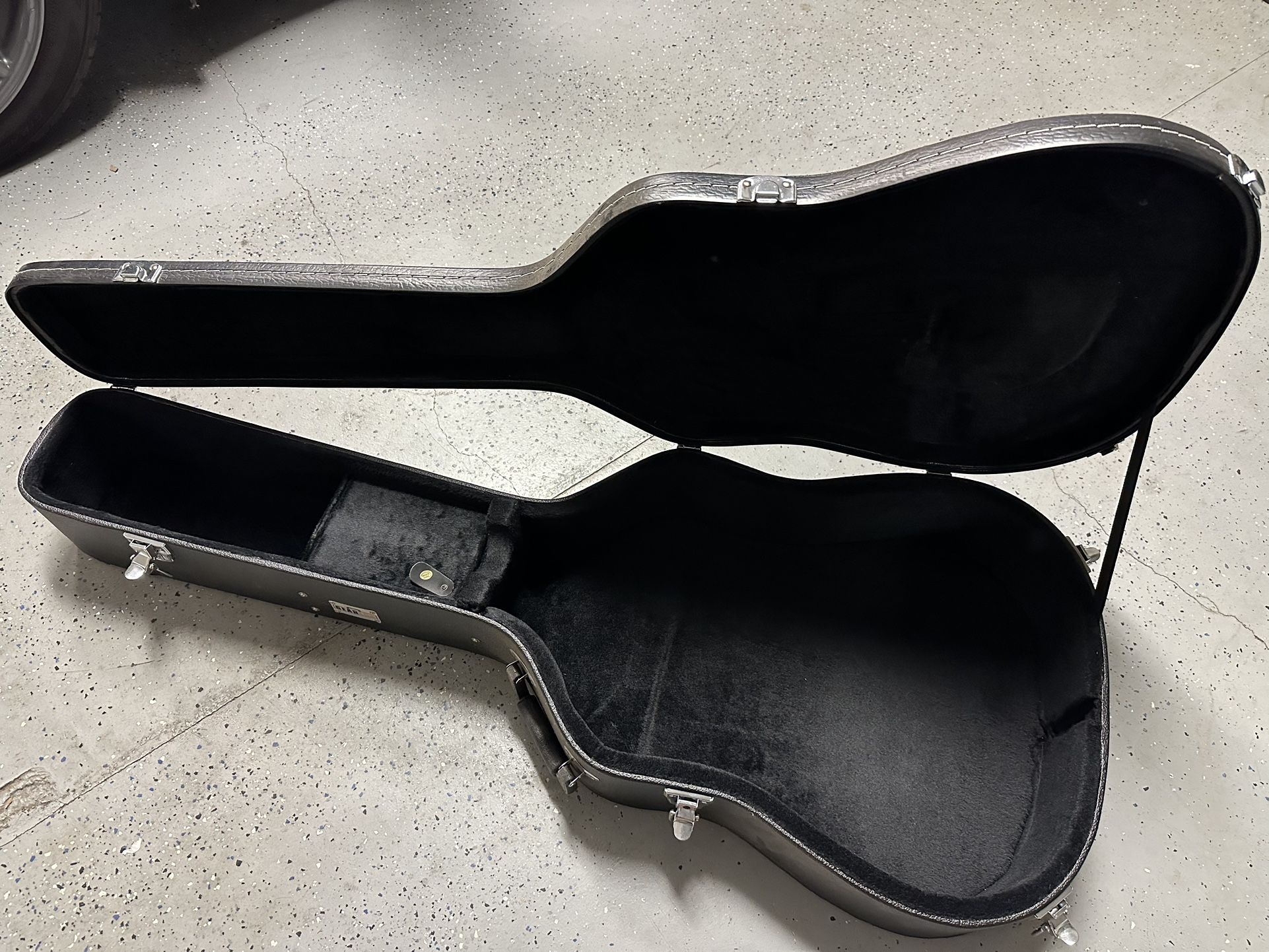 Gearlux Acoustic Guitar Case