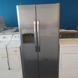 Stainless side by side fridge 