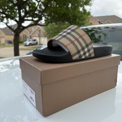 Burberry Slide 