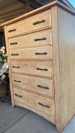 Gorgeous tall chest perfectly condition clean
