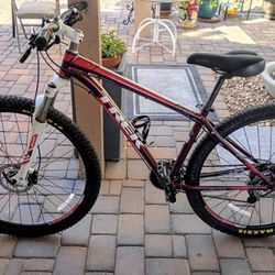 29 Inch Trek XCaliber 6 Mountain Bike 