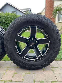 5 Lug Nut Rims/ Rines De 5 birlos (5x5.5) Size: 18” NEW TIRES/ LLANTAS BUENAS