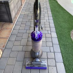 Dyson Canister Vacuum Cleaner 