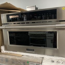 Frigidaire Professional Built In Microwave In Stainless Steel New Open Box
