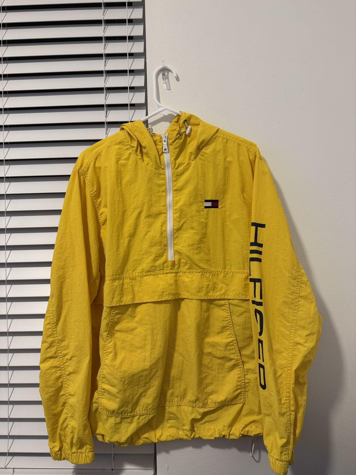 tommy hilfiger windbreaker
