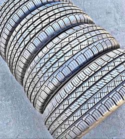 235/65/18 Michelin Selling a set of 4 tires in excellent condition 🫡